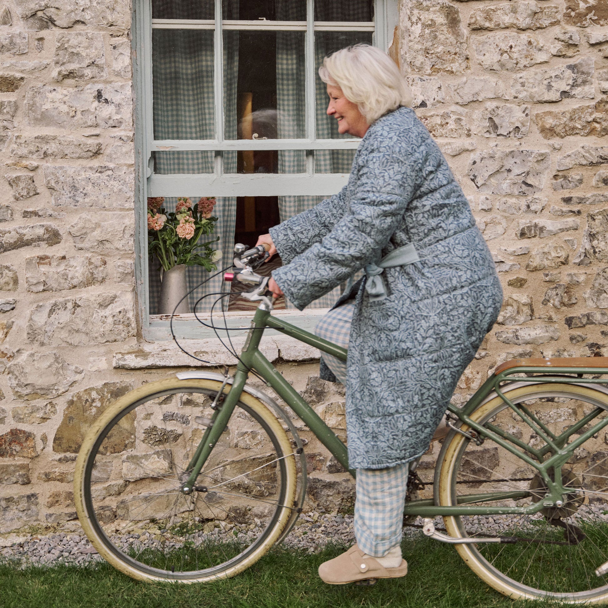 River Wandle Pure Acorn Linen Housecoat